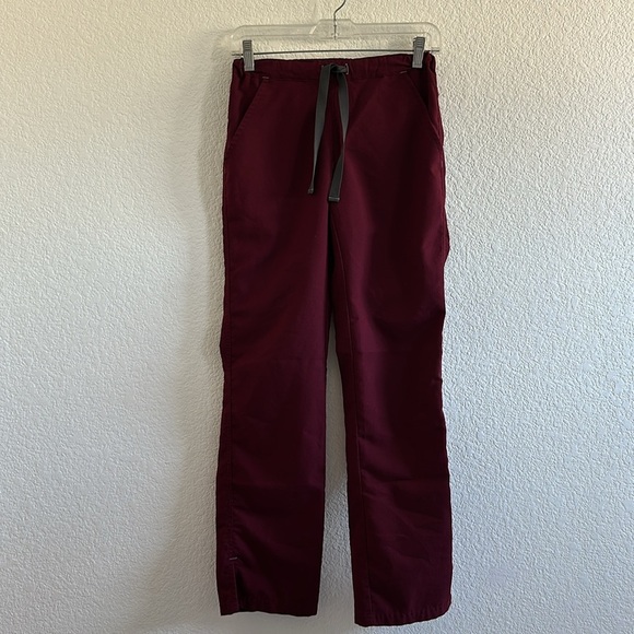 Figs set of Casma 3 pocket top and pants - Picture 7 of 11